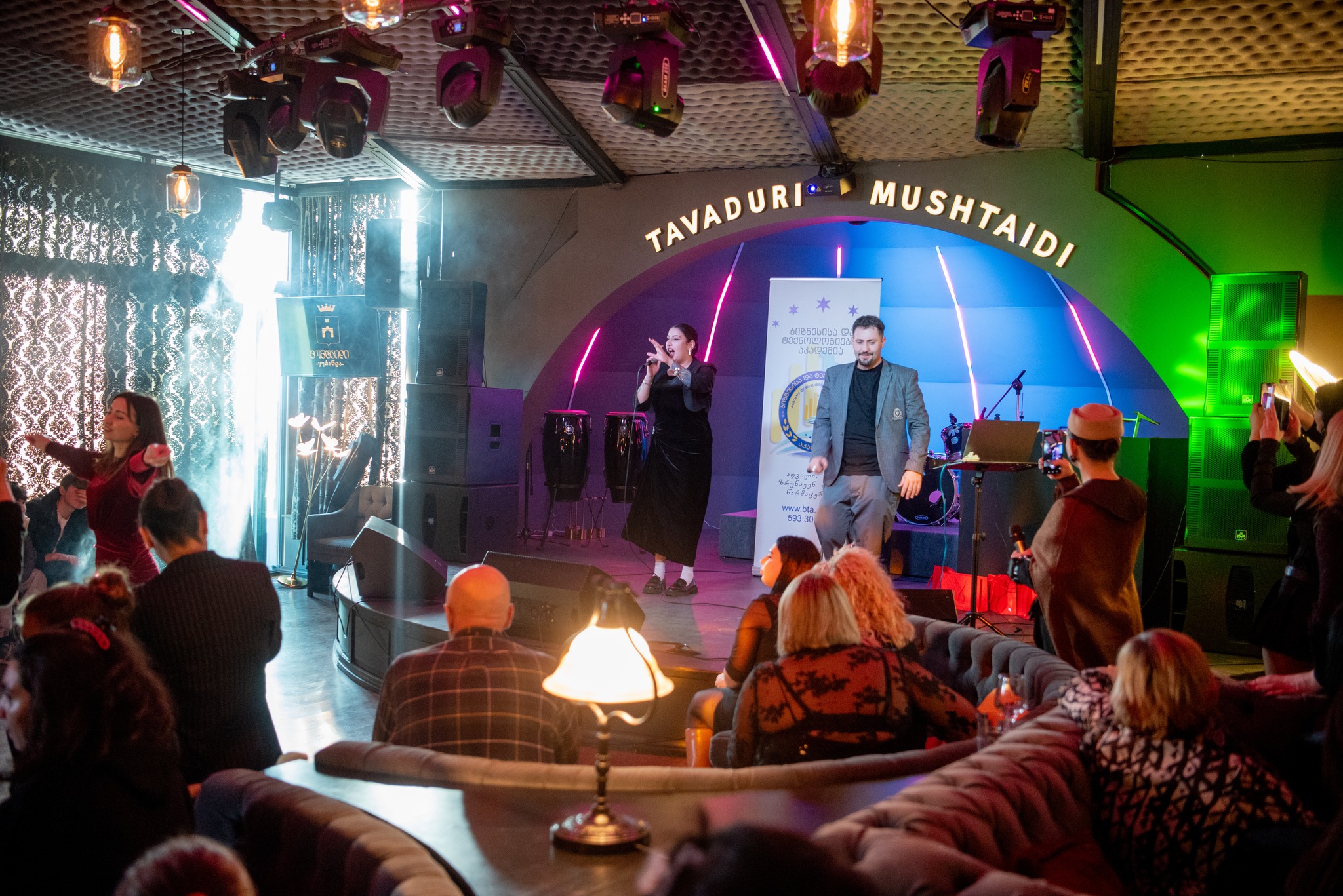 საშობაო კარნავალი რესტორან "თავადურში"