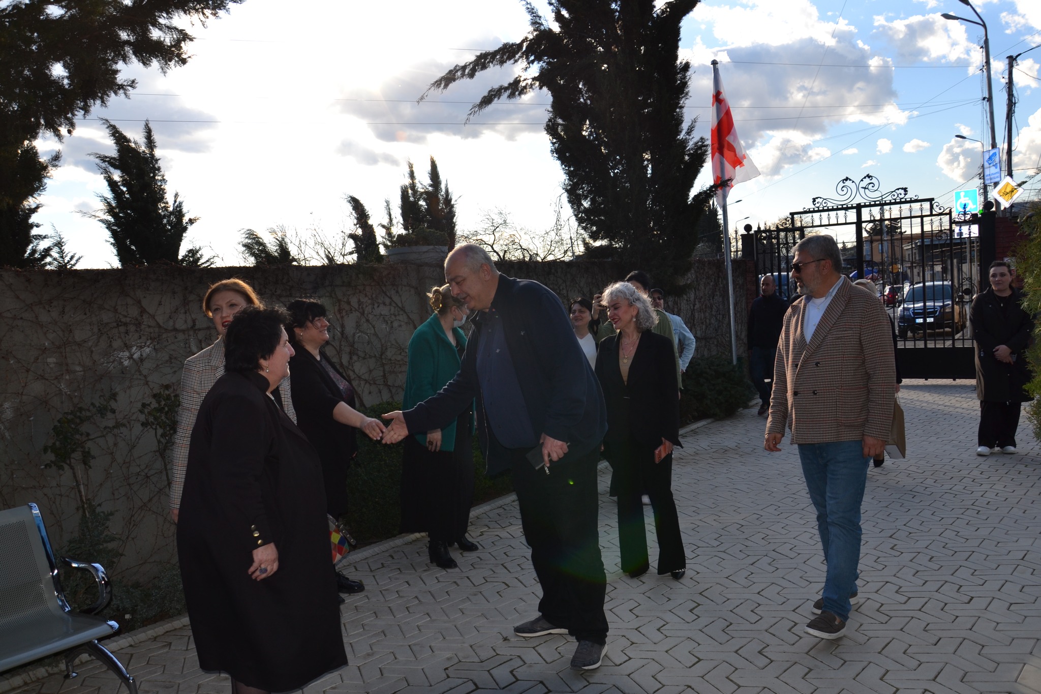 აკადემიამ ნაძალადევის მაჟორიტარ დეპუტატსა და სამოქალაქო საბჭოს წევრებს უმასპინძლა